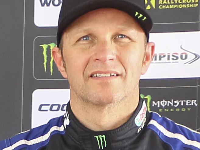 Petter Solberg i keps och tävlingsoverall vid VM-deltävlingen i rallycross i Portugal 2018